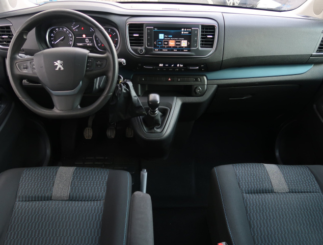 Peugeot Traveller