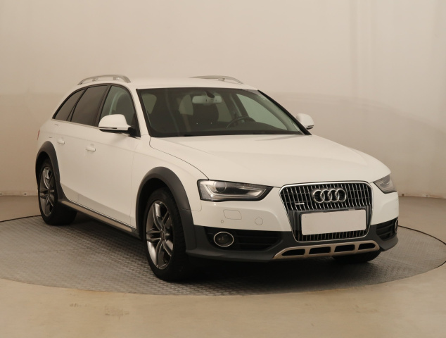 Audi A4 Allroad 2015