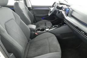 Volkswagen Golf - 2023