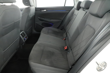Volkswagen Golf - 2023