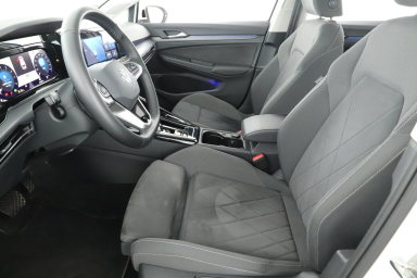 Volkswagen Golf - 2023