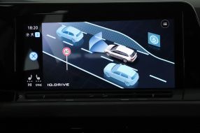 Volkswagen Golf - 2023