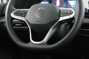 Volkswagen Golf - 2023