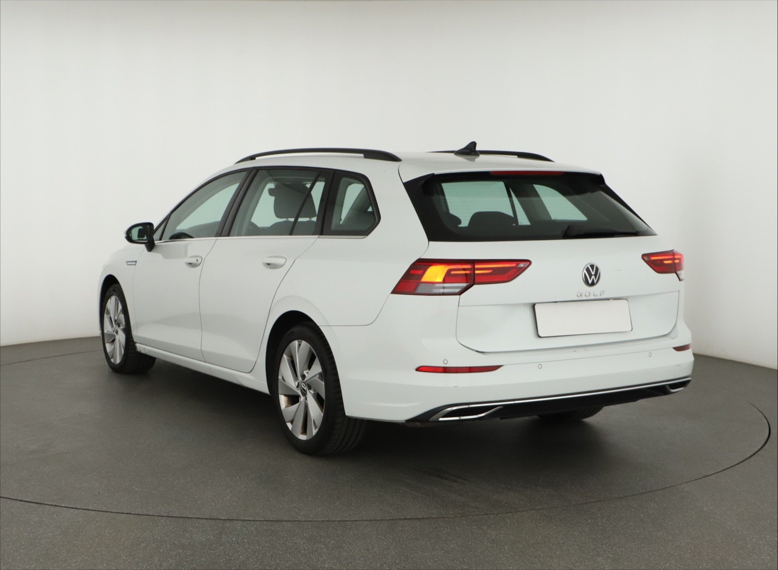 Volkswagen Golf - 2023