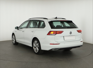 Volkswagen Golf - 2023