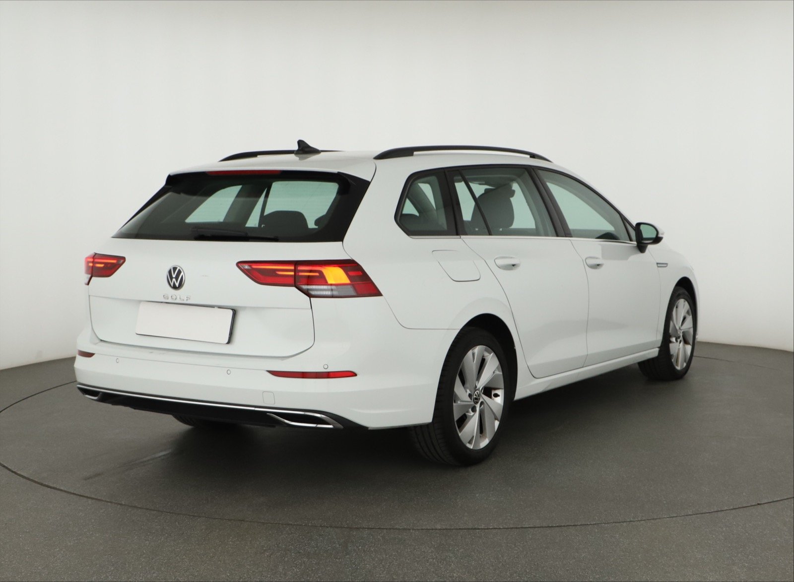 Volkswagen Golf - 2023