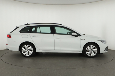 Volkswagen Golf - 2023