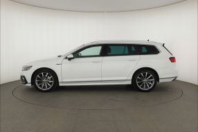 Volkswagen Passat - 2021