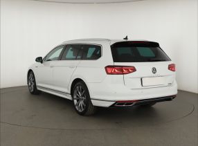 Volkswagen Passat - 2021