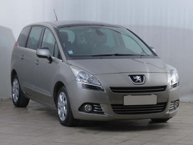 Peugeot 5008 2012