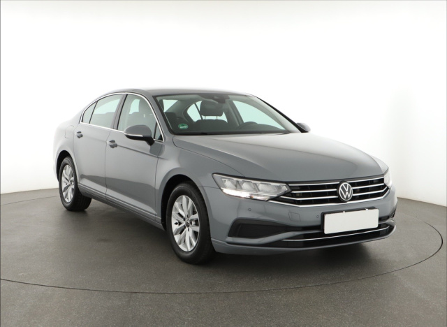 Volkswagen Passat 2022