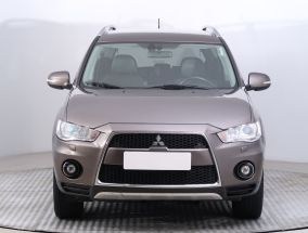 Mitsubishi Outlander - 2010