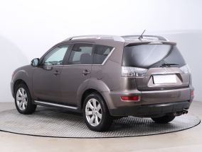 Mitsubishi Outlander - 2010