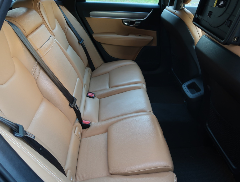 Volvo V90 Cross Country