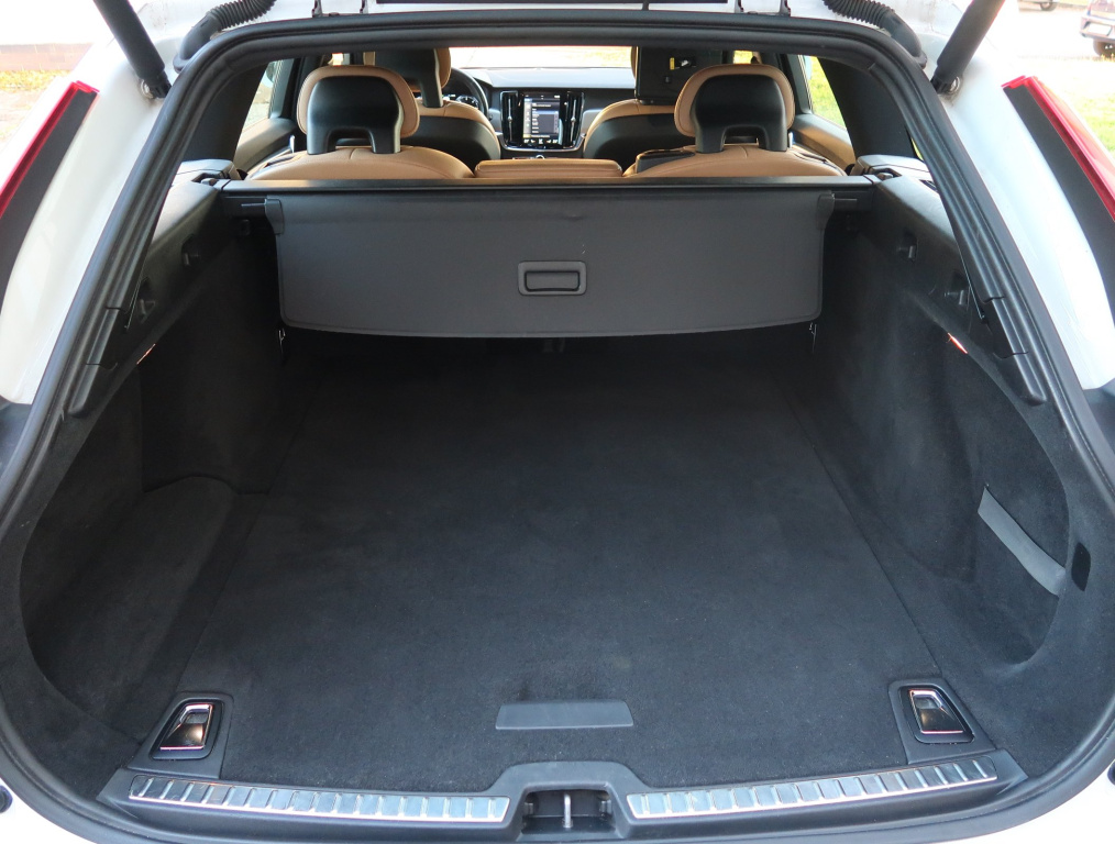 Volvo V90 Cross Country