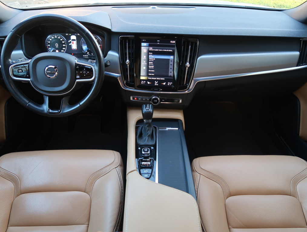 Volvo V90 Cross Country