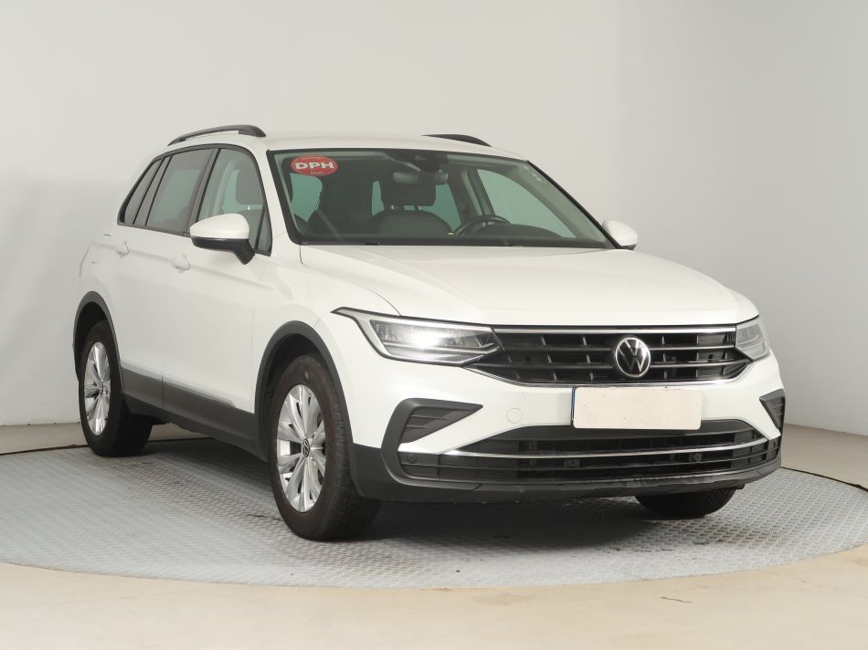 Volkswagen Tiguan - 2021