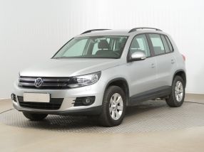 Volkswagen Tiguan - 2012