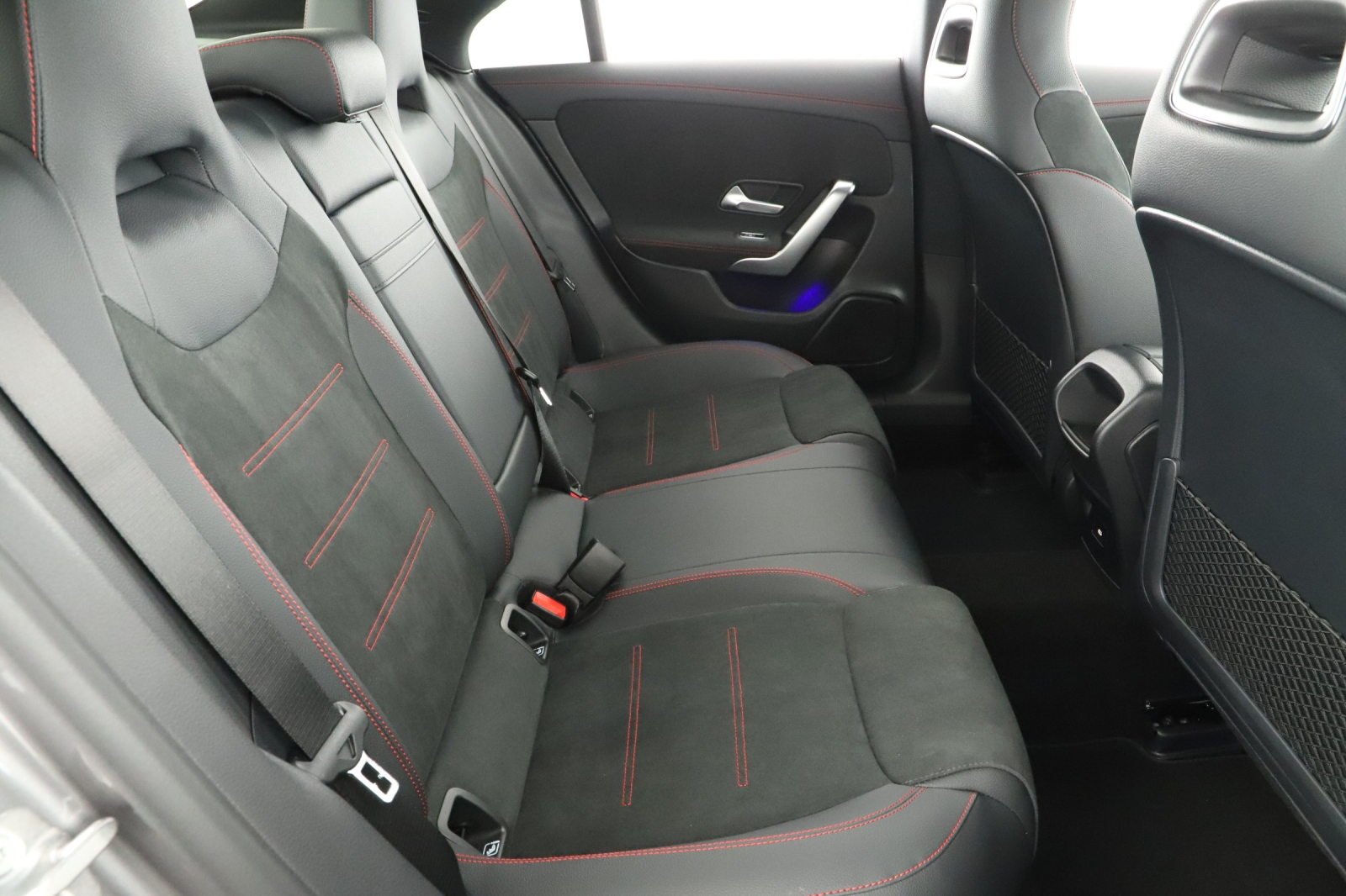 Mercedes - Benz CLA - 2025