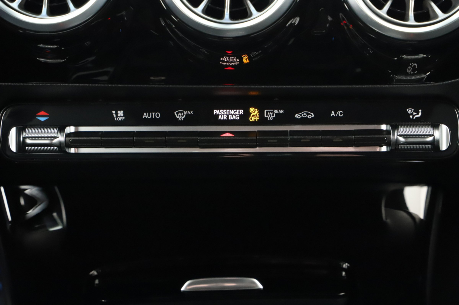 Mercedes-Benz CLA - 2025