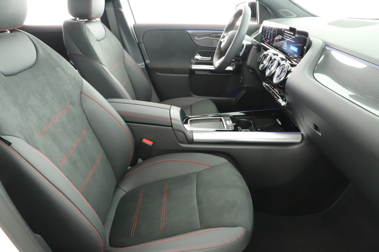 Mercedes-Benz GLA - 2025
