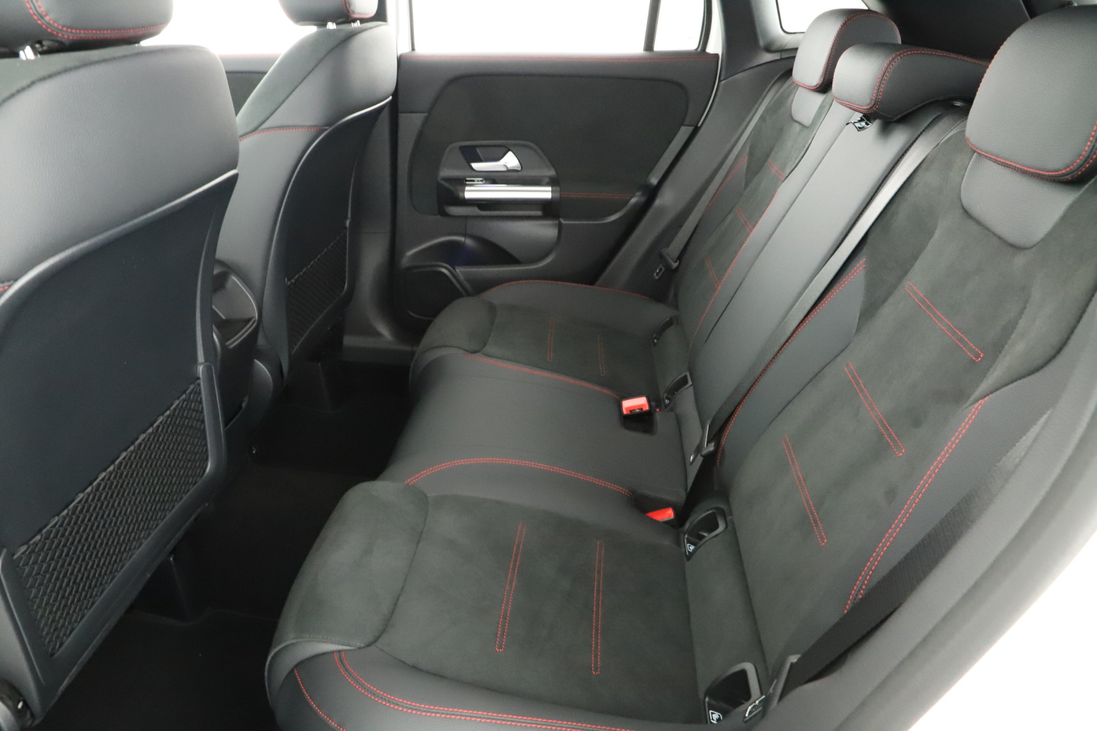 Mercedes-Benz GLA - 2025