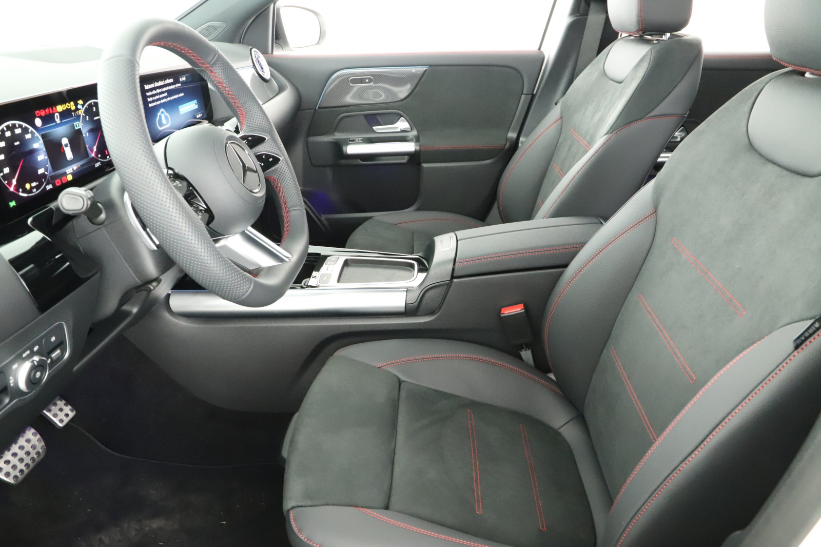 Mercedes-Benz GLA - 2025