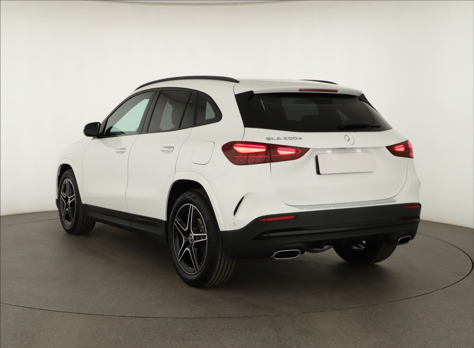 Mercedes-Benz GLA - 2025