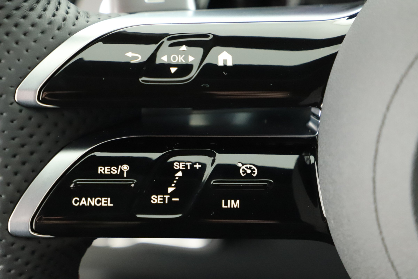 Mercedes-Benz GLA - 2025