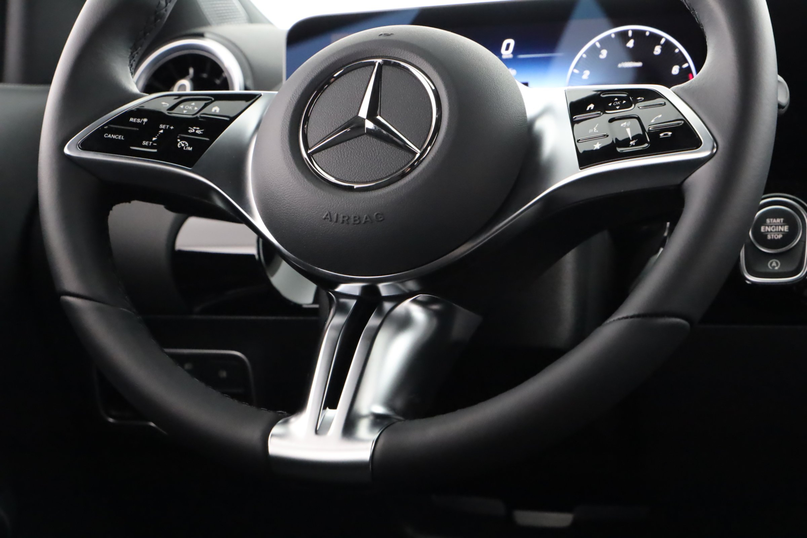 Mercedes-Benz GLA - 2025
