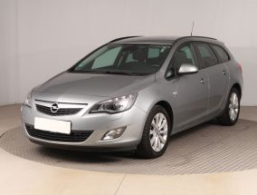 Opel Astra - 2012