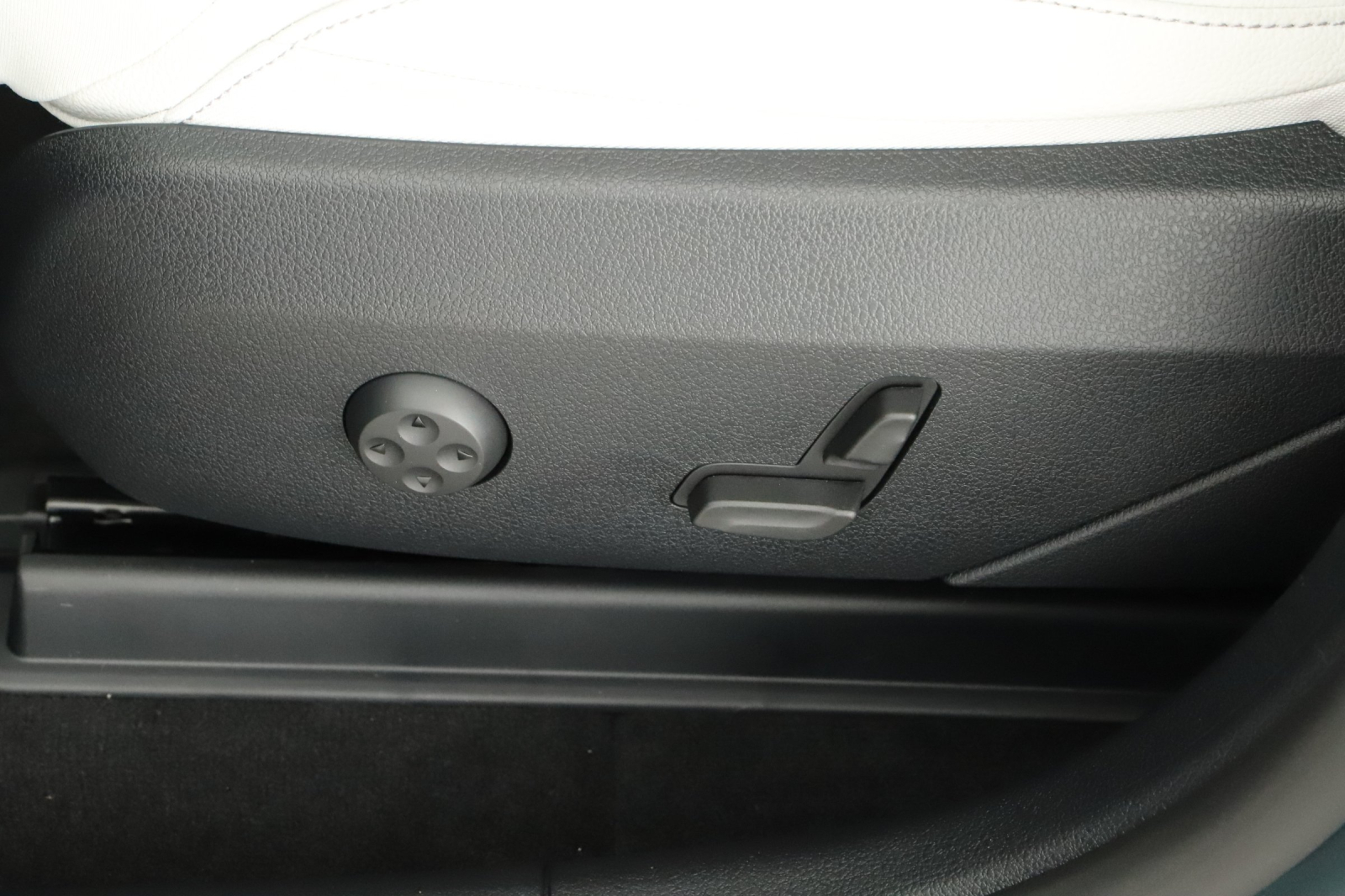 Mercedes - Benz GLC - 2025