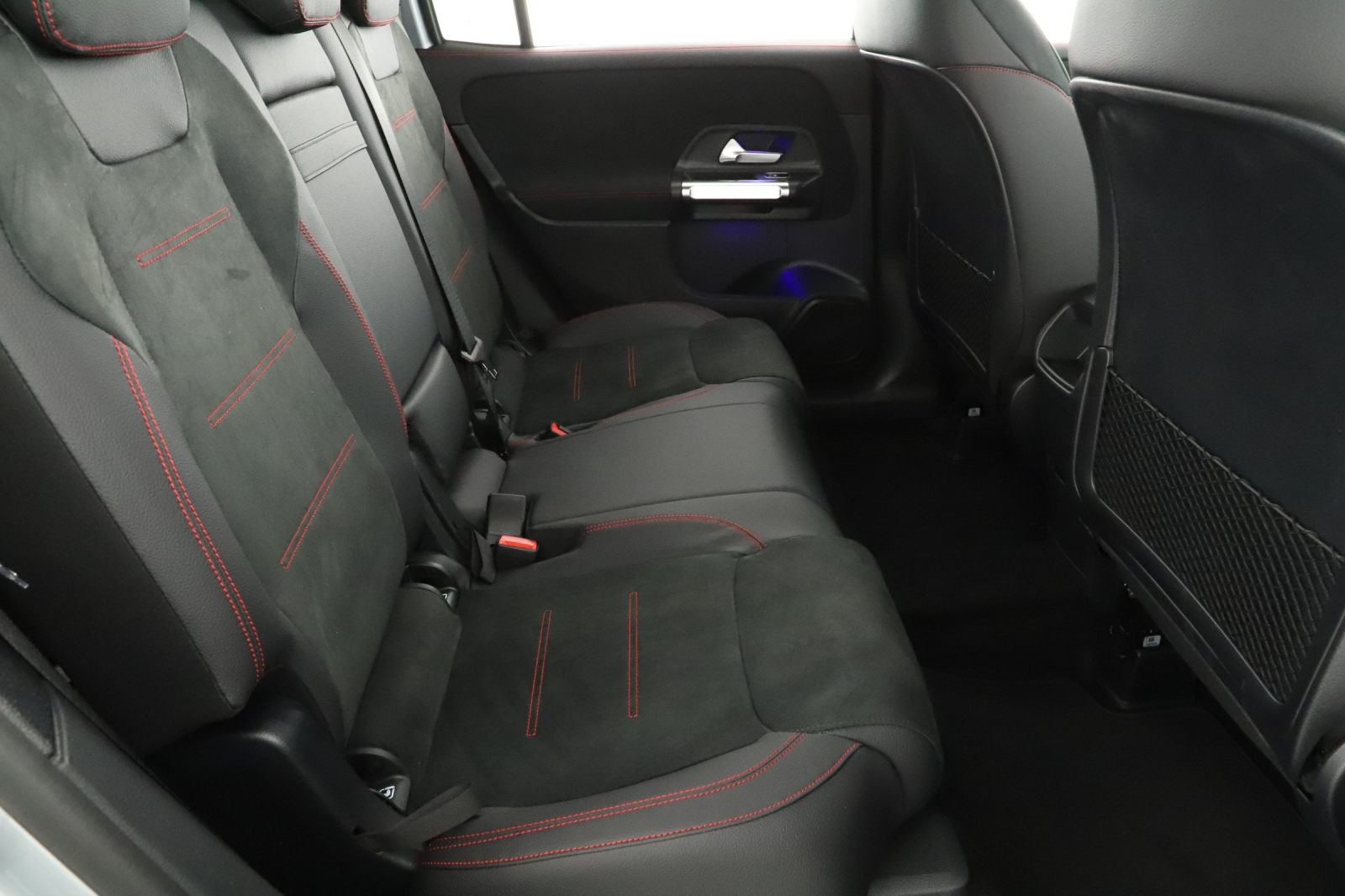 Mercedes - Benz GLB - 2025