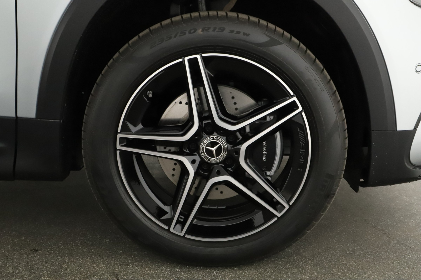 Mercedes - Benz GLB - 2025