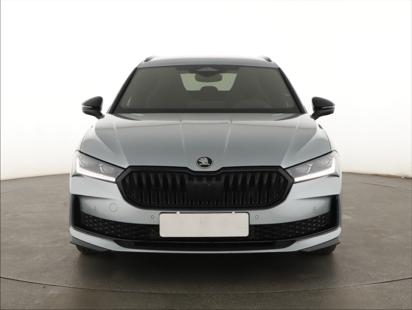 Škoda Superb, 2025