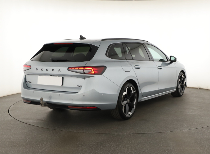 Škoda Superb, 2025