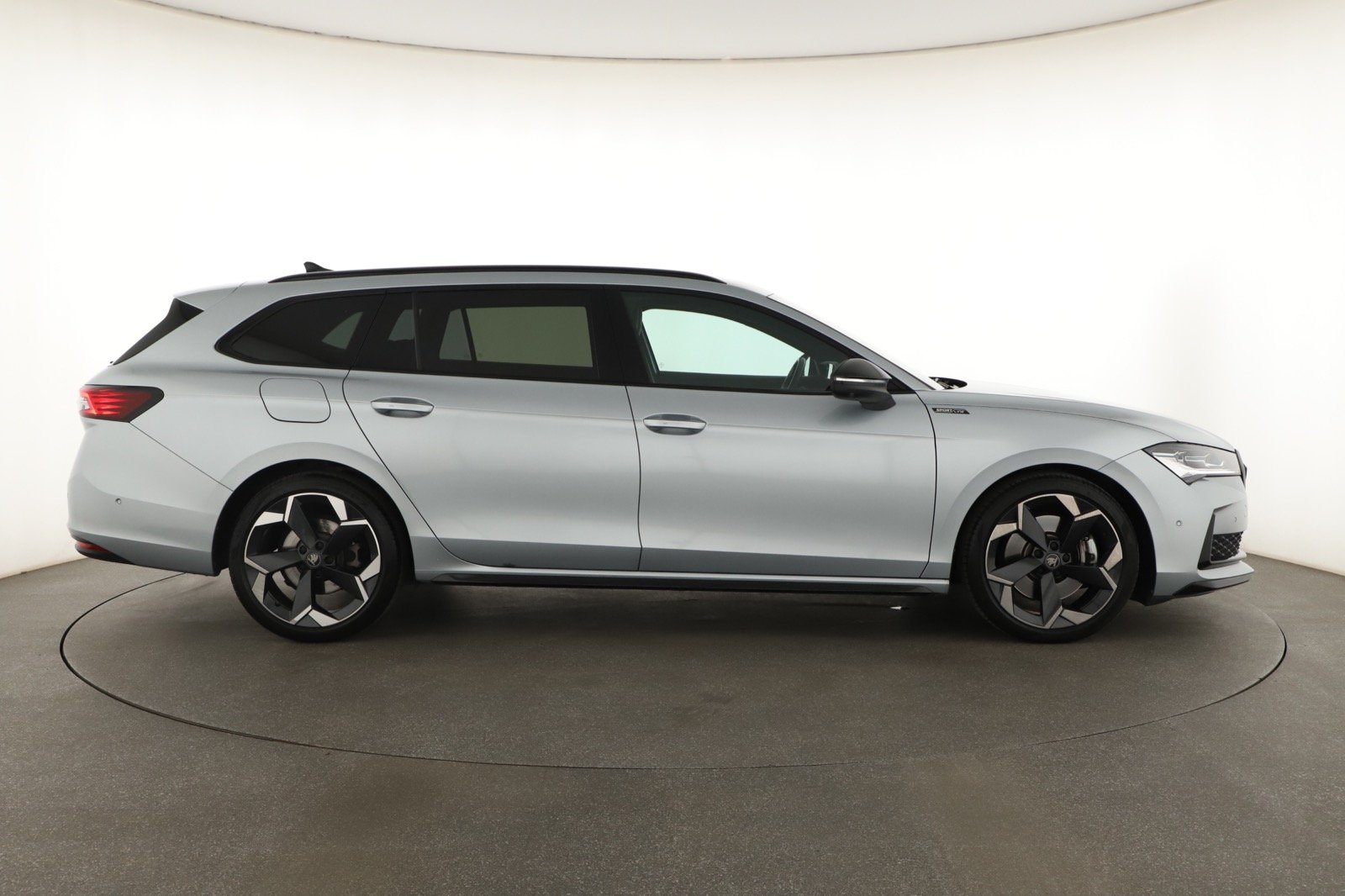 Škoda Superb - 2025
