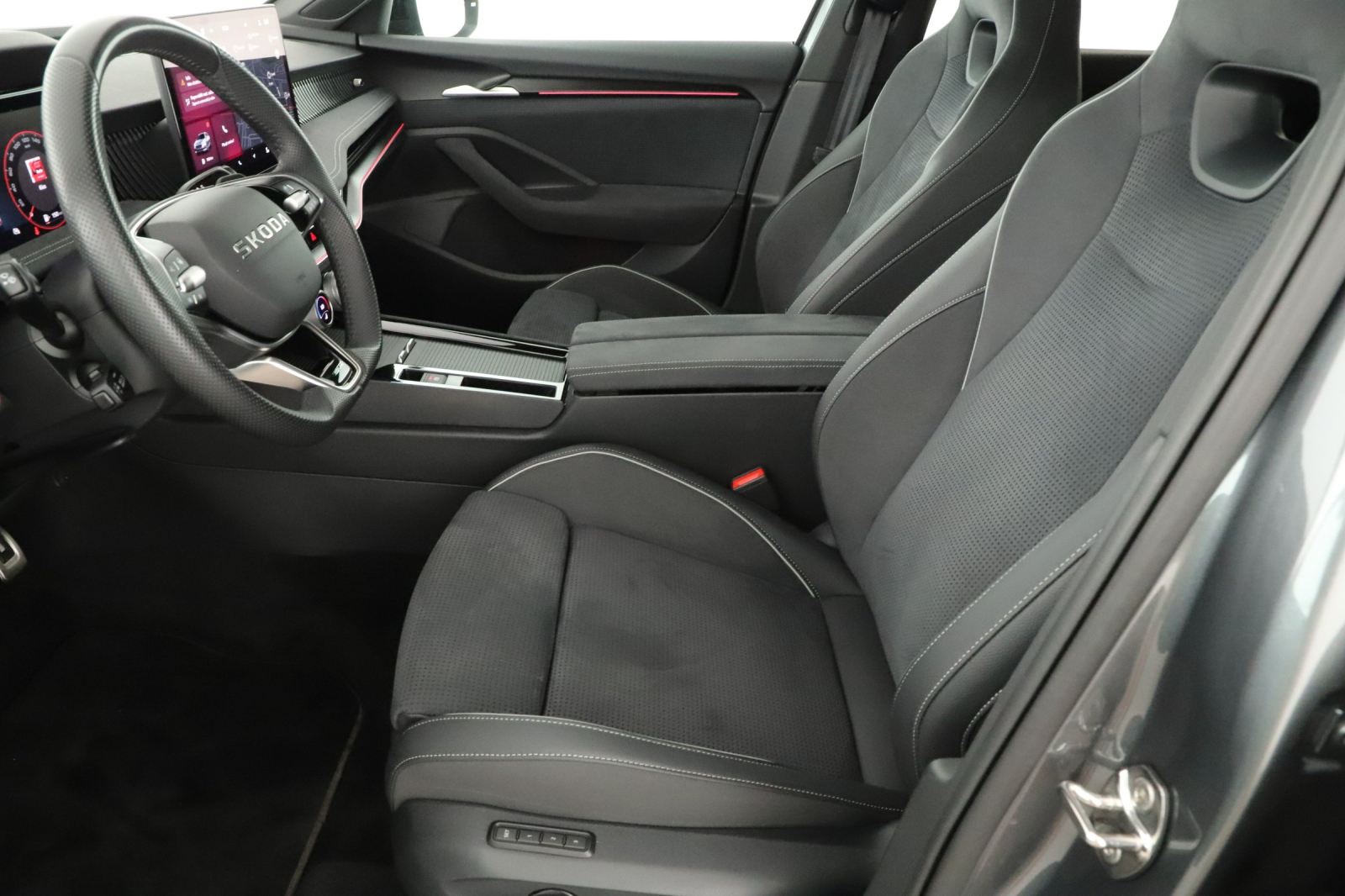 Škoda Superb - 2025