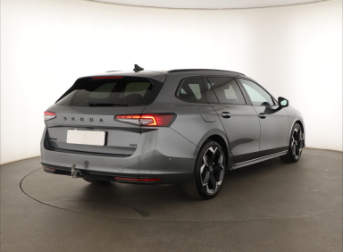 Škoda Superb - 2025