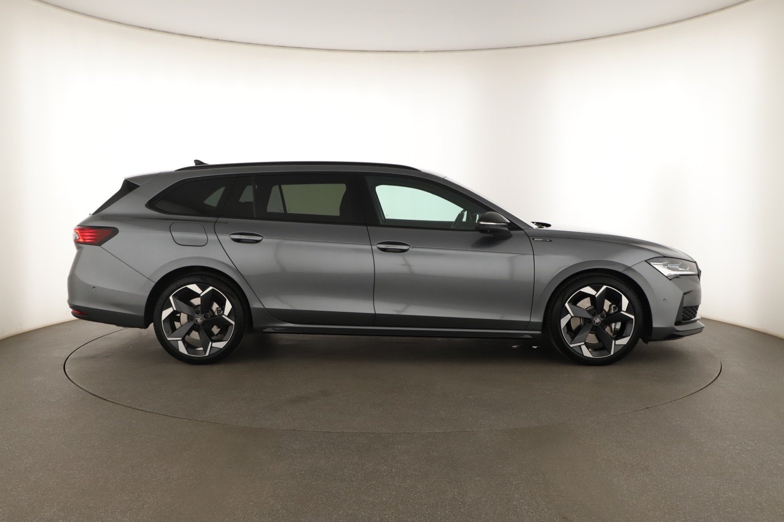 Škoda Superb - 2025