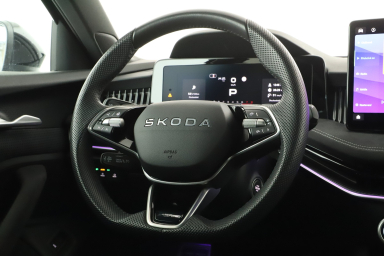 Škoda Superb - 2025