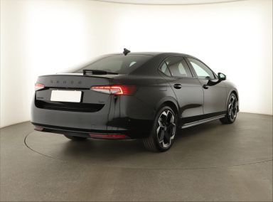 Škoda Superb - 2025