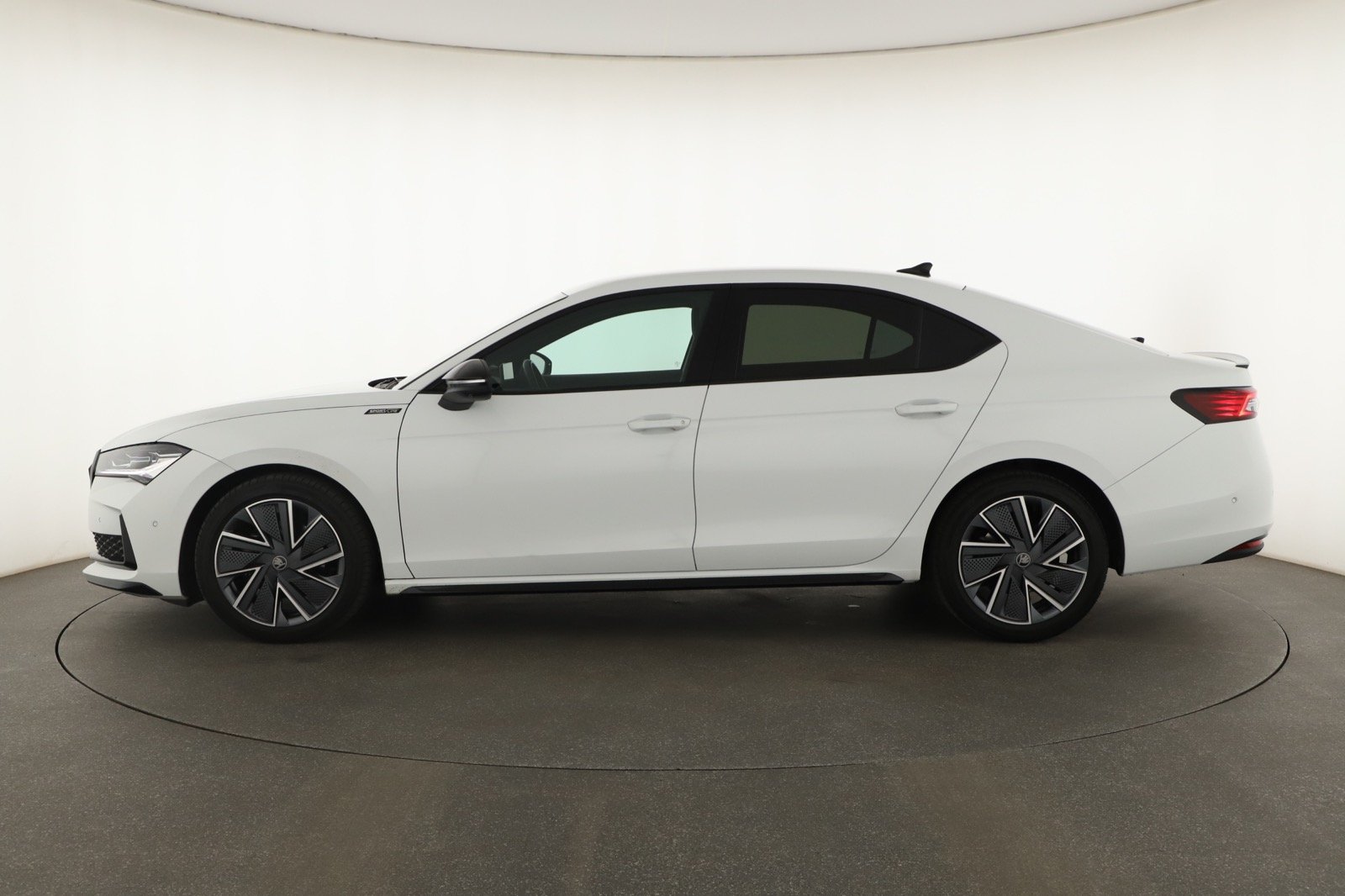 Škoda Superb - 2025