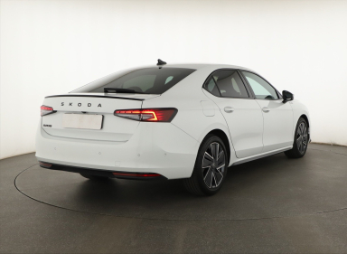 Škoda Superb - 2025