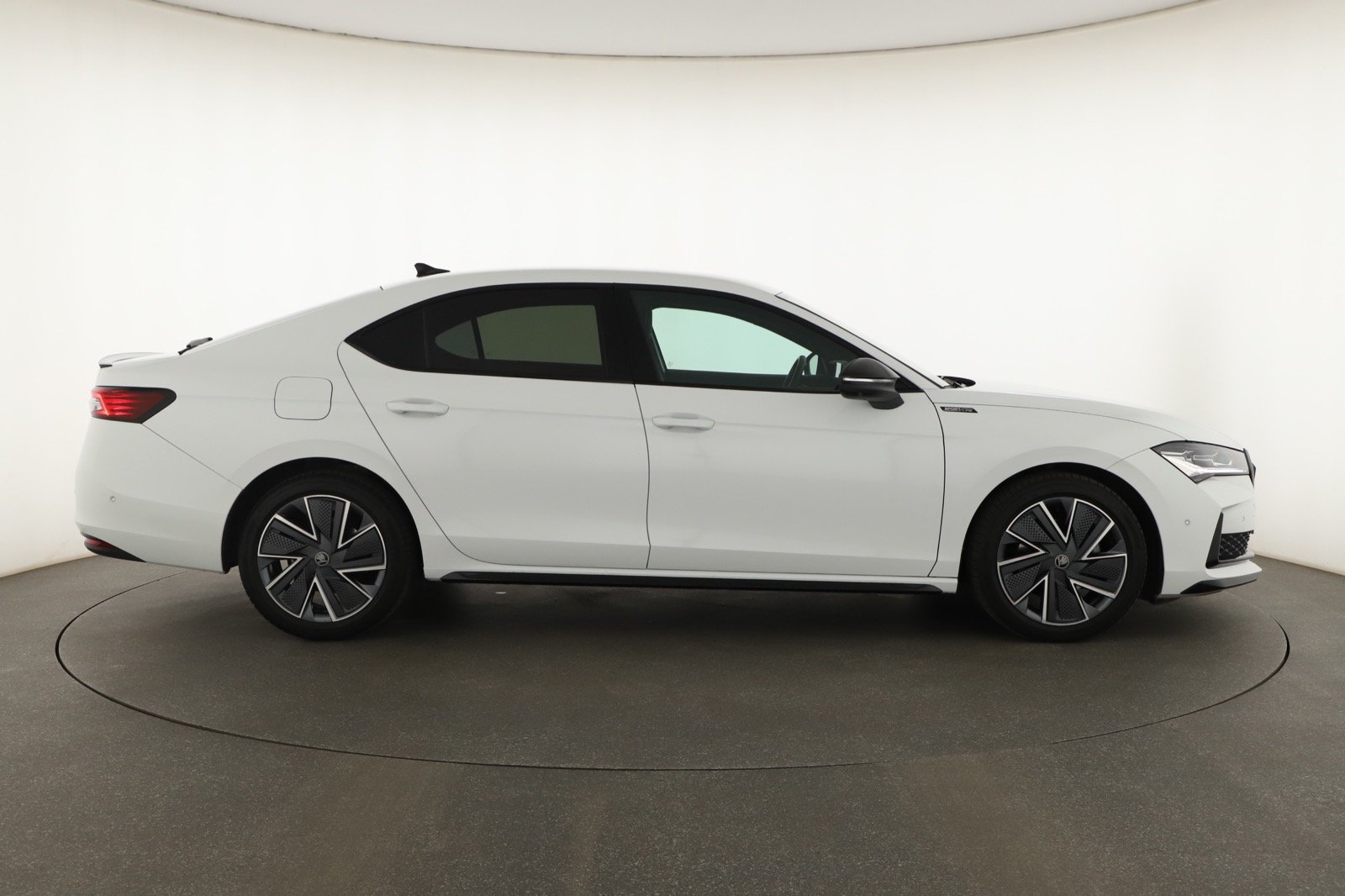 Škoda Superb - 2025