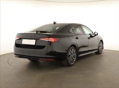 Škoda Superb - 2025