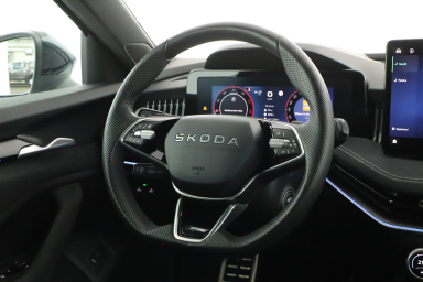 Škoda Superb - 2025