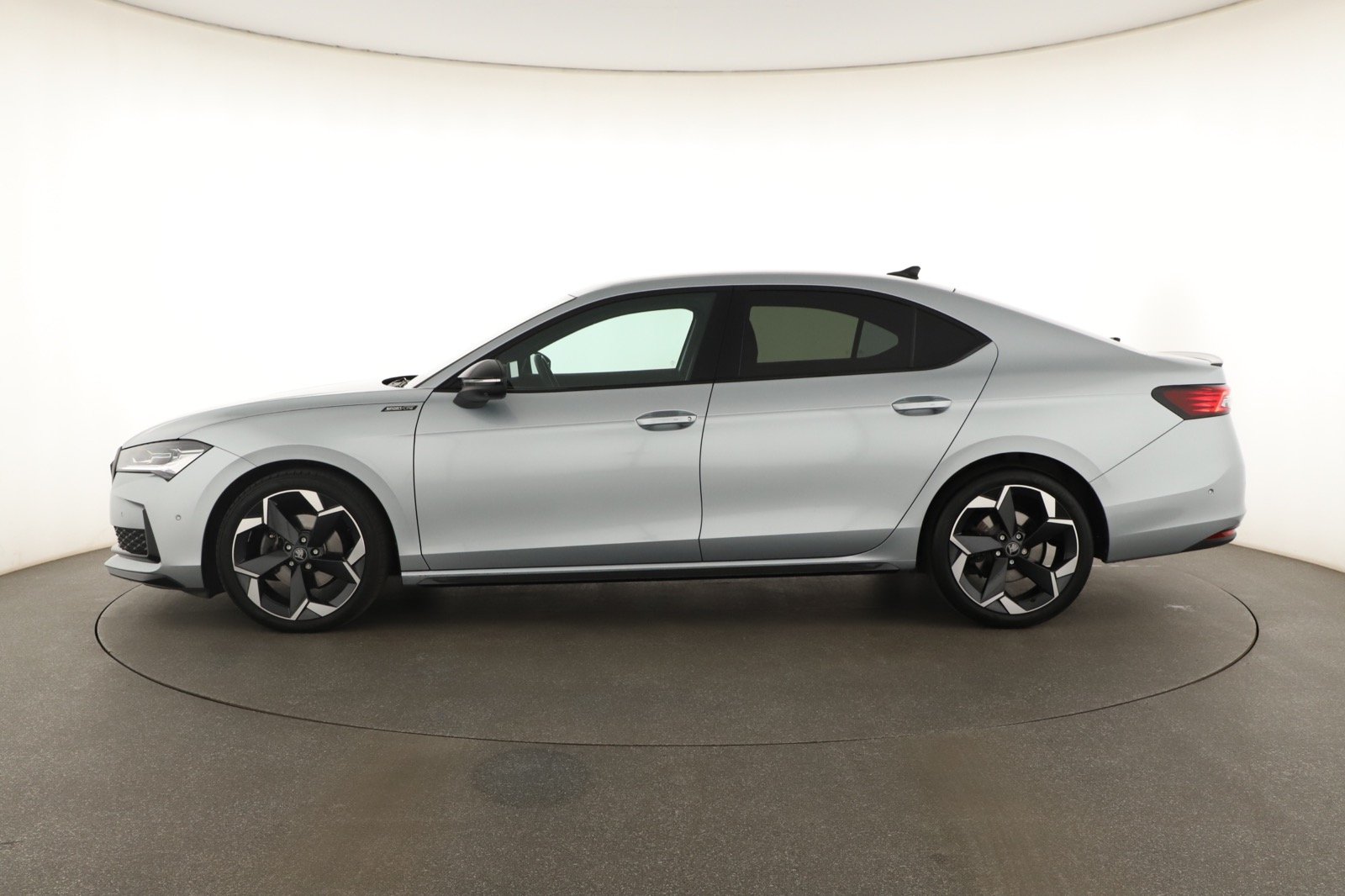 Škoda Superb - 2025