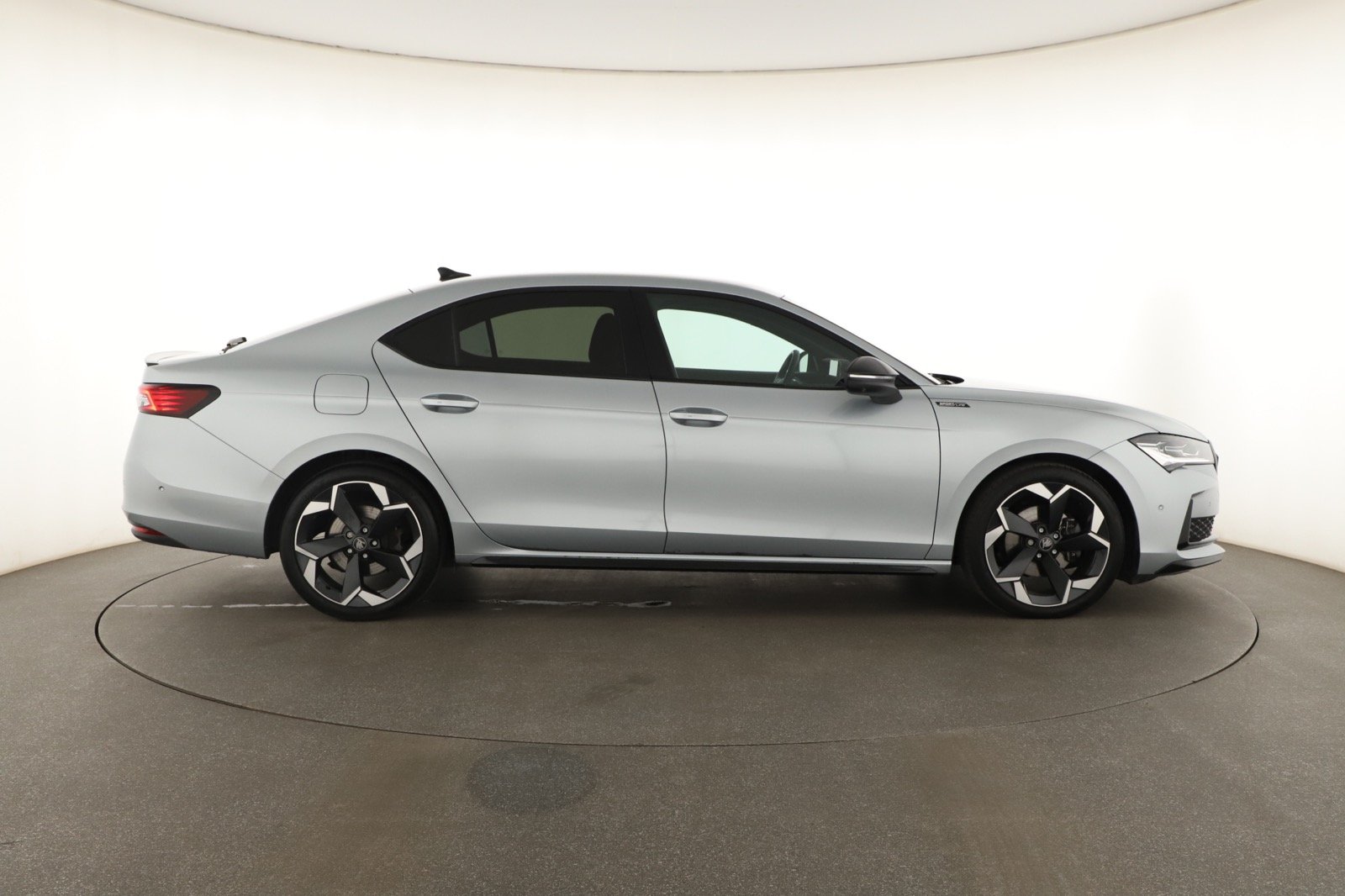 Škoda Superb - 2025