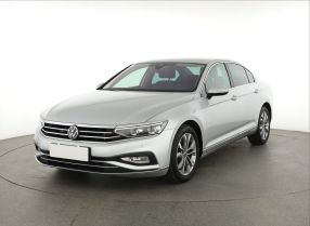 Volkswagen Passat - 2021